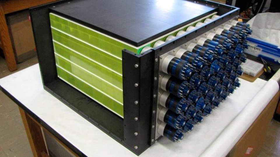 Prototyp eines zur Überwachung von Atommülllagern geeigneten Antineutrino-Detektors.