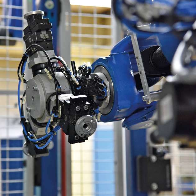 Das Greifsystem besteht aus drei im Abstand von 120 Grad angeordneten Einzelgreifern.