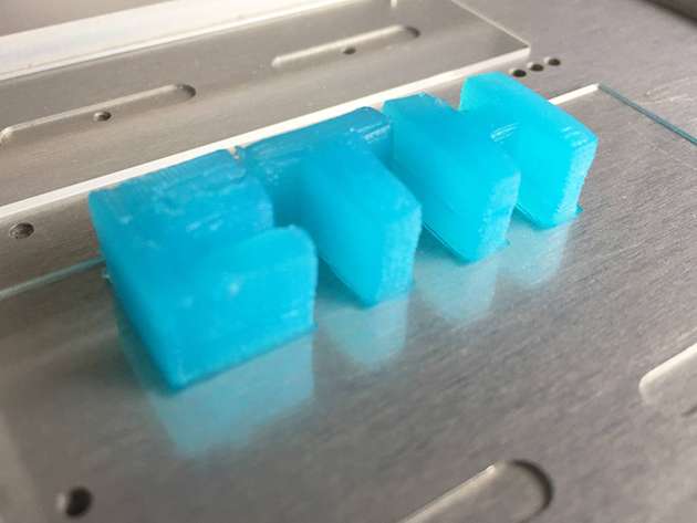 Das ETH-Logo, lagenweise 3D-gedruckt mit bakterienhaltiger Druckertinte.