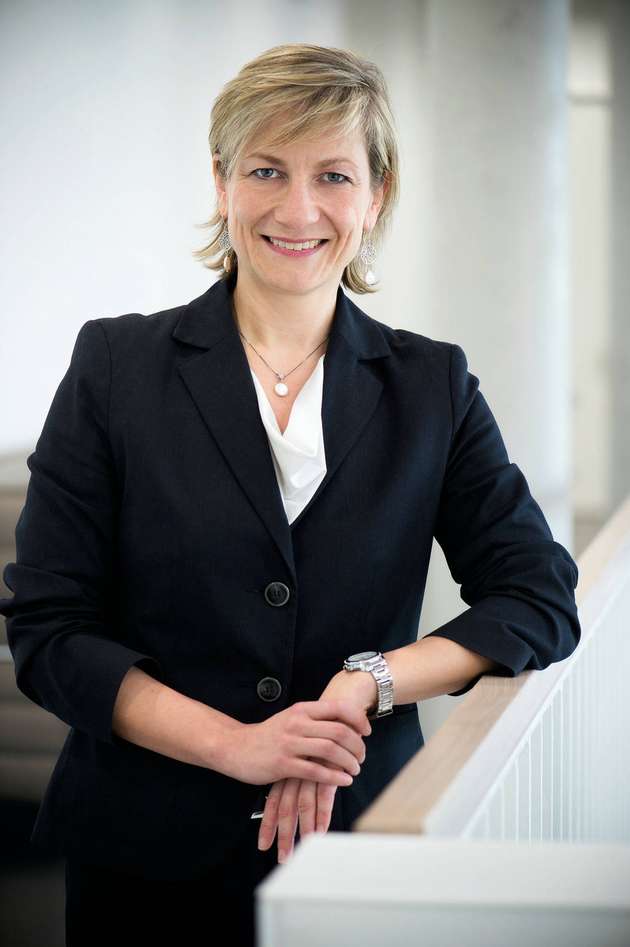 „Die Fülle der verfügbaren Daten in Industrieunternehmen ist ein wichtiges Gut - wenn man sie richtig liest und in Zusammenhang setzt.“, Simone Hessel, VP Digital Transformation, GE Digital.