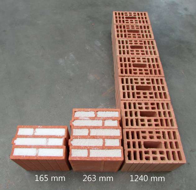 Gleicher Dämmwert: 165 mm dicke Mauer aus Aerobricks, 263 mm dicke Mauer aus Perlit-Ziegeln, mehr als einen Meter dicke Mauer aus nicht-isolierenden Ziegelsteinen.