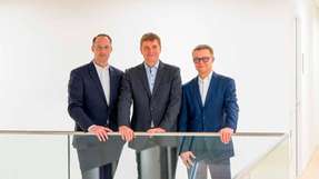 Von links: Turck-Geschäftsführer Christian Wolf, Beck-IPC-Geschäftsführer Thomas Schumacher und Olver Merget, Geschäftsbereichsleiter Automation Systems bei Turck.