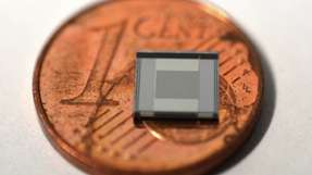 So klein ist der Sensor: Vergleich mit einer ein-Cent-Münze.