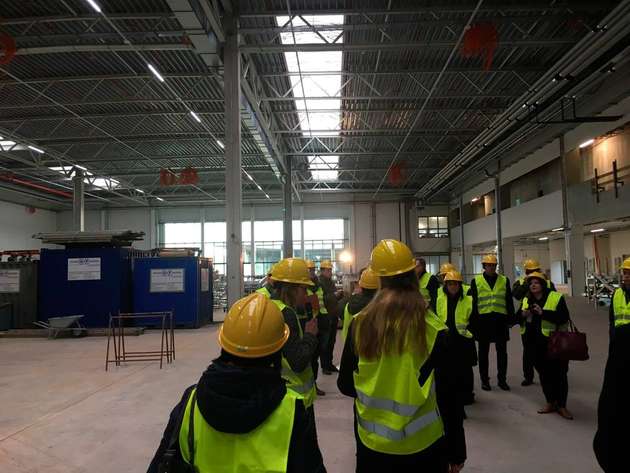Die A&D konnte die Baustelle des Logistikzentrums im Zuge eines Rundgangs besichtigen.