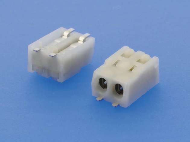 Die kompakten Anschlussklemmen und Verbinder der Serien 5256, 5259 und 5262 werden in den Rastermaßen 2,4 mm, 4 mm und 
3 mm angeboten.