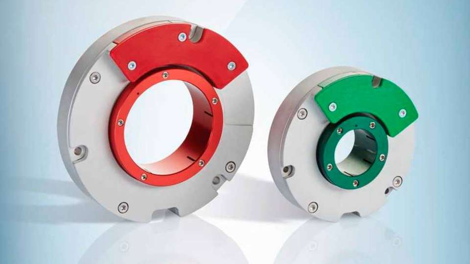 Mit den rotativen Motor-Feedback-Systemen SES/SEM70 mit industrieller Standardschnittstelle HIPERFACE® eröffnet SICK neue Optionen für Hohlwellenmotoren und Direktantriebe.