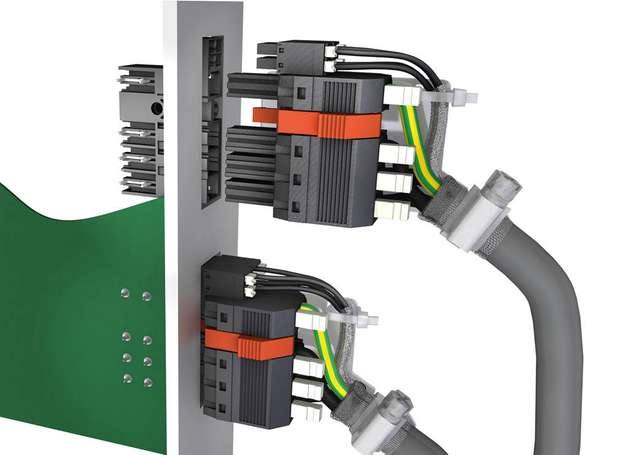 Der Power-Hybrid-Leiterplattensteckverbinder mit verrastbarem Push-Button verfügt über eine schlanke Leitungsführung mit installationsgerechter 30-Grad-Geometrie. Dieses Konstruktionsdetail ermöglicht kompakte Geräte. Der Abstand zwischen den Gerätereihen kann um bis zu 10 cm geringer ausfallen.