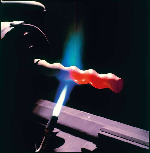 Pulverflammspritzen eignet sich besonders zur Reparaturbeschichtung mit Metallen.