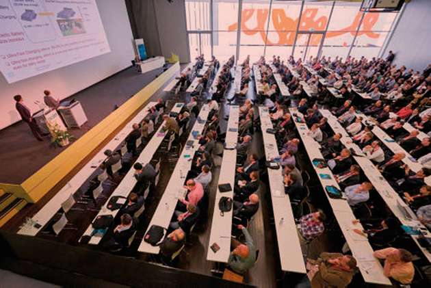 Die Konferenz parallel zur Messe Konferenzteilnehmer erhalten einen aktuellen Marktüberblick und profitieren von einer praxisnahen Wissensvermittlung. Spezialisten aus aller Welt berichten in Erstveröffentlichungen über ihre neuesten Entwicklungen und wichtige Trends und stehen für Fachdiskussionen zur Verfügung. Zusätzlich dazu bietet die Konferenz viele Networking-Möglichkeiten mit den Referenten und anderen Teilnehmern.