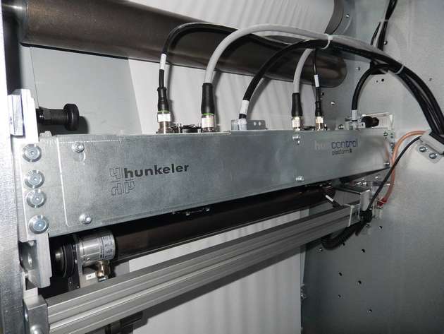 Hunkeler setzt in seinen Farbdruckmaschinen die Mitsubishi Electric Line Scan Bars der AX3-Serie ein.