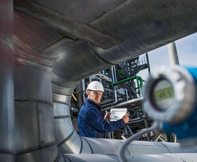 Anwendungen für das industrielle Internet der Dinge erreichen die Verfahrenstechnik. Endress+Hauser hat eine erste digitale Dienstleistung zur automatisierten Analyse und Verwaltung der installierten Gerätebasis auf den Markt gebracht – die Endress+Hauser Analytics App.