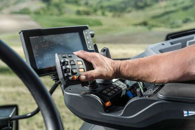 Blick ins Cockpit.