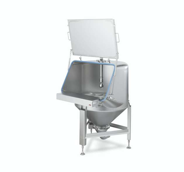 Der Einfülltrichter in Hygienic Design dient zur Produktaufgabe von staub- und pulverförmigen sowie körnigen Schüttgütern in geschlossene Materialzuführsysteme besonders in Bereichen mit höchsten Hygiene-Anforderungen. Es können Produkte aus Säcken, Kartons, Fässern oder ähnlichen Gebinden aufgegeben werden.

Der Einfülltrichter ist in zwei Edelstahl-Werkstoffen erhältlich und weist je nach Oberflächenausführung Rauhtiefen < 0,6 µm oder < 0,8 µm auf. Die Radien im Innenbereich des Einfülltrichters sind größer als 50 mm und lassen sich rückstandslos reinigen. Die Nassreinigung erfolgt über einen eingebauten Sprühkopf. 
