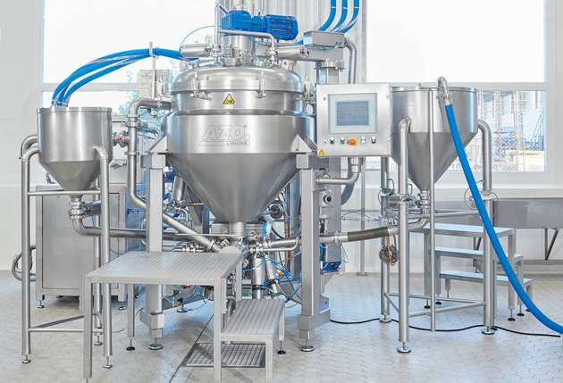 Die modularen, in Baugruppen gegliederten Vakuum-Prozessanlagen Typ Zoatec BG kommen überall dort zum Einsatz, wo Trockenstoffe und Flüssigkeiten oder Flüssigkeiten und Flüssigkeiten zum Mischen, Dispergieren und Emulgieren zusammengeführt werden. Bei flüssigen bis halbfesten Anwendungen in der Nahrungsmittelherstellung decken sie damit ein breites Produktspektrum ab und zeichnen sich besonders durch kurze Batchzeiten aus.

Das Leistungsspektrum der Azo-Vakuum-Prozessanlagen reicht dabei von Pilotanlagen im 10-Liter-Maßstab bis hin zu 12.000 Litern bei Produktionsanlagen. Bei Anlagen für kontinuierliche Herstellungsprozesse von 100 l/h bis 5.000 l/h.