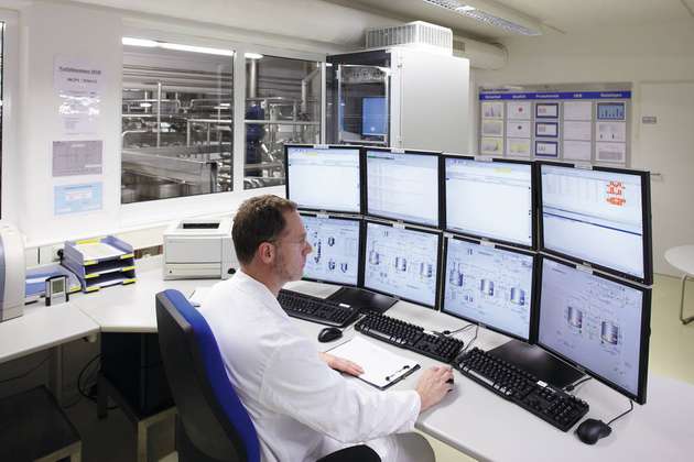 Für die neue roboterbasierte Kleinstmengendosierung RoLog entstehen neue Lösungen aus der Kastor-Produktfamilie: RoWeighControl für die Steuerung der roboterbasierten Einwaage, RoRefill für die Nachfüllung der Dosiergebinde, RoStore für die Lagerung und den Transport von Dosier- und Zielgebinden, RoDataManager für die Verwaltung von Auftrags-, Rezept- und Gebindedaten und -parametern.

Die Gewinnung von Erkenntnissen aus den vorhandenen Daten von modernen Produktionsanlagen ist der Hauptfokus des DataCockpit. Dabei ist das Hauptziel, die Produktivität der Produktion zu verbessern, Fehler zu vermeiden und somit eine ressourcenschonende Produktion zu ermöglichen. 