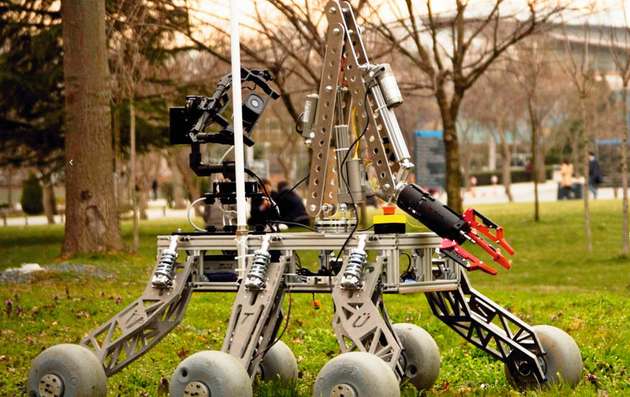 Im von ITU-Studierenden entwickelten Prototypen eines Marsrovers sind gleich mehrere Faulhaber-Kleinstantriebe der Serie 3272...CR verbaut.
