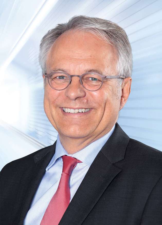 „Die Achema ist für uns eine wichtige Plattform, um unsere Produkte und Lösungen für die Prozesstechnik einem internationalen Fachpublikum zu präsentieren. Hier treffen wir OEMs und Endkunden wichtiger Branchen für unsere Unternehmensgruppe. Wir freuen uns, dass unsere Produkte und Digitalisierungskonzepte auf so reges Interesse gestoßen sind. Unsere Lösungen für Pumpen, Rührwerke und Fördersysteme fanden großen Anklang und wir haben gute Gespräche mit Kunden und Interessenten geführt sowie viele wertvolle Kontakte geknüpft. Die Themen Digitalisierung und Energieeffizienz werden in Zukunft nicht an Bedeutung verlieren und sicherlich auch in drei Jahren wieder im Fokus der Messe stehen.“
Jörg Niermann, Bereichsleiter Marketing, Nord Drivesystems Gruppe