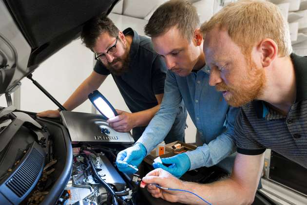 Standortübergreifende Entwicklung: Ingenieure des KIT und der Tongji-Universität arbeiten gleichzeitig an der Validierung von Antrieben in Brennstoffzellenfahrzeugen.