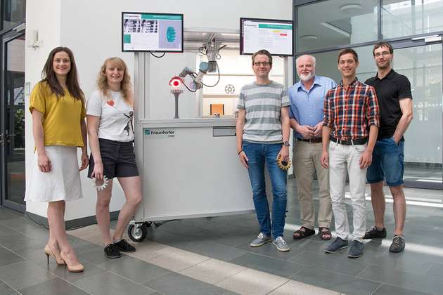 Die Arbeitsgruppe besteht aus Petra Gospodnetic, Dascha Dobrovolskij, Markus Rauhut, Prof. Hans Hagen, Markus Kronenberger und Dennis Mosbach. Auf dem Foto fehlt Falco Hirschenberger.