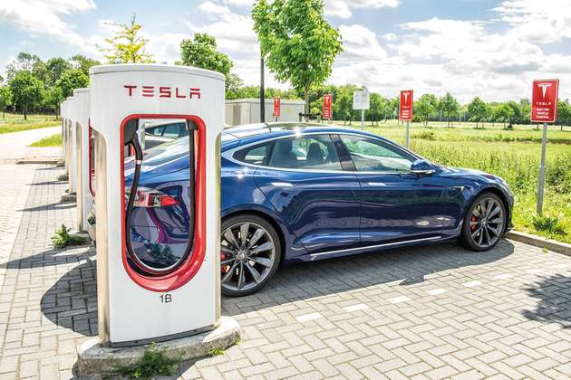 Jeder Tesla Model S- oder Model X-Besitzer erhält jährlich eine Supercharger-Gutschrift von 400 kWh. Das reicht ungefähr für 1.600 km.