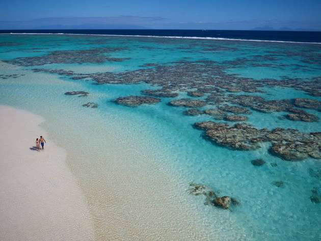 Damit das Meerwasser sauber und klar bleibt: The Brando und Skysails Yacht engagieren sich im Rahmen von Race for Water für weniger Plastikmüll im Ozean.