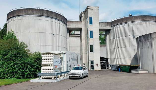 Dank der neuen Membrantechnologie lassen sich Kläranlagen ganz einfach mit einer Biogas-Aufbereitungsanlage inklusive Tankstelle kombinieren. 