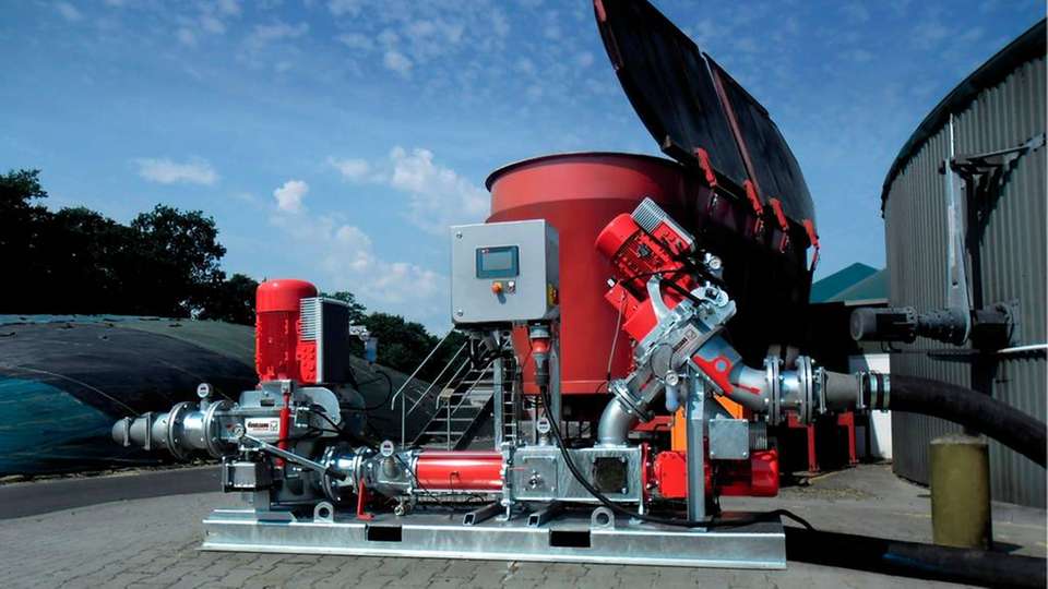 Eine Anlage von Vogelsang zur mechanischen Desintegration, bestehend aus Rotacut, Exzenterschneckenpumpe der CC-Serie, Disruptor und einer PCU-Steuerung.
