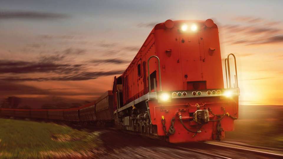 Güterzuglokomotiven sind wahre Schwerstarbeiter – das gilt auch für ihre Elektronik.