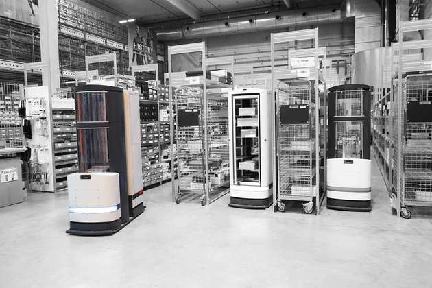 Der Logistik-Roboter Toru kombiniert autonomes Fahren mit Handlings-Robotik. (Quelle: Magazino)
