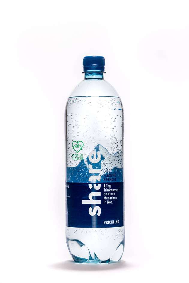 Die KHS-Gruppe hat Share beim Design und der Entwicklung der recycelten Wasserflaschen unterstützt.