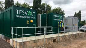 Das Tesvolt Batteriespeichersystem in Westhampnett.