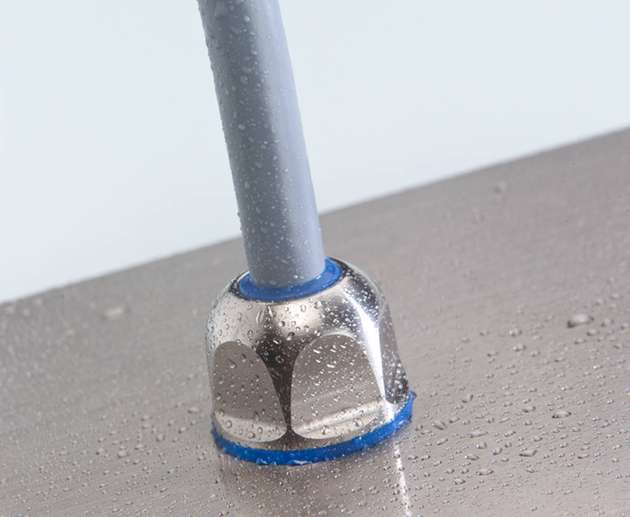 Die Druckschraube der Blueglobe Clean Plus wird „auf Block“ geschraubt, sodass der Gewindegang komplett abgedeckt wird und sich keine Schmutzpartikel -  also auch keine Bakterien - ablagern können. Das erfüllt die EHEDG-Richtlinien.
