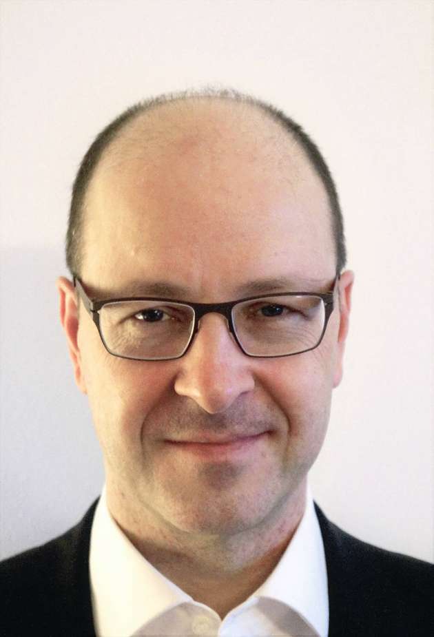 Dr. Michael Krumpholz, Geschäftsführer von E.on Energy Solutions: 
In der alten Energiewelt haben sich Nachhaltigkeit und Wirtschaftlichkeit in weiten Teilen gegenseitig ausgeschlossen. Heute jedoch kann eine intelligente Stadtentwicklung zur Erreichung beider Ziele gleichzeitig verhelfen. Dafür sind drei Faktoren entscheidend: Die Intelligente Verknüpfung von Strom, Wärme, Kälte, Breitband und Mobilität, die sektorübergreifende Digitalisierung und eine Partnerschaftliche Umsetzung von Entwicklungsprojekten mit den lokalen Stakeholdern. Das starke Wachstum von Städten bietet großes Potential für einen nachhaltigen Wandel. Durch Leuchtturmprojekte können die Städte sichtbare Zeichen für einen neuen, smarten Weg der Quartiersentwicklung setzen und dies sukzessiv auf weitere Stadtteile übertragen. E.on verhilft hierbei vielen Städten von Malmö bis Berlin diesen Weg zu beschreiten und somit den Wandel mitzugestalten.