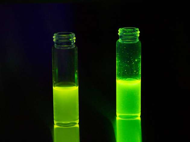 S-PPV-Polymer in leuchtendem Grün.