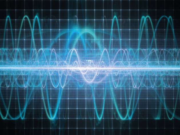 Der Workshop „Elektromagnetische Verträglichkeit von Schaltnetzteilen" zeigt das weite Spektrum an gesetzlichen Rahmenbedingungen über EMV-Prüfungen bis hin zum EMV-gerechten Geräteentwurf von Schaltnetzteilen. Prof. Günter Keller von der Technischen Hochschule Deggendorf  widmet sich unter anderem der Entstehung und Vermeidung elektromagnetischer Störungen in getakteten Stromversorgungen. Er gibt außerdem Hinweise zur Auswahl und dem Aufbau von passiven Bauelementen und Eigenschaften von Halbleiterbauelementen. 21. März, 13 Uhr, Raum C4.2