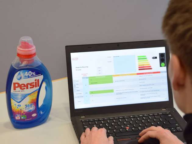 Das Bewertungstool von Henkel bewertet Verpackungen auf ihr Recycling-Potenzial.