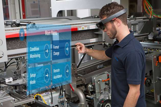 Mit dem Total Care Asset Management (TCAM) lassen sich Informationen über den Maschinenzustand und Wartungsanleitungen anzeigen, beispielsweise auf einer Augmented-Reality-Brille.