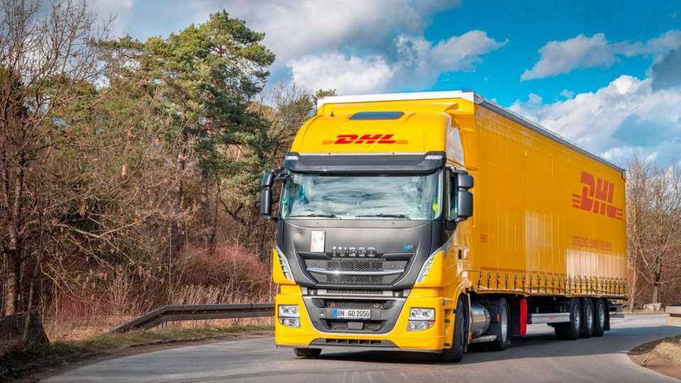 DHL Freight testet den ersten LNG-Truck mit Megatrailer in Deutschland.