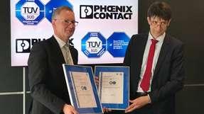 Zertifikatsübergabe auf der Pressekonferenz von Phoenix Contact auf der Hannover Messe 2019.