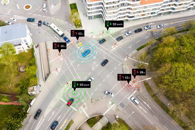 Wenn Autos anonymisierte Daten an die Stadt schicken, könnten Verkehrssignale flexibler schalten.