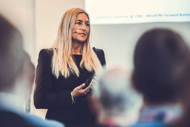 Laut Adriana M. Nuneva, Chief Digital Officer bei CWS International, bestimmt nicht länger der Hersteller, sondern der Kunde. Zudem vermutet sie: „Track & Trace wird künftig auch noch stärker von B2B-Unternehmen erwartet!“