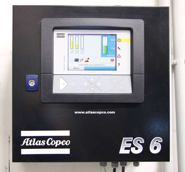 Das Energiesparsystem ES 6 lastet die Kompressoren gleichmäßig aus und betreibt sie immer am effizientesten Betriebspunkt.