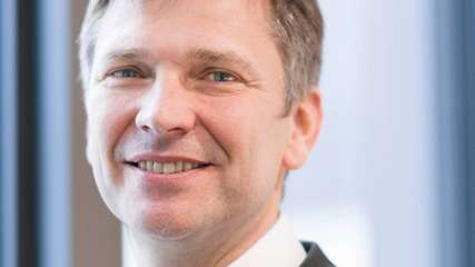 Georg Stawowy (50) ist Vorstand für Innovation und Technik bei Lapp. Zuvor war er in verschiedenen Führungspositionen bei der heutigen Freudenberg Sealing Technologies. Sein Maschinenbaustudium absolvierte er an der RWTH Aachen und der University of Southern California in Los Angeles.