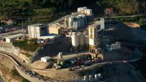 Mit der Anlage von Alquezar wird seit 2017 250 m3 Beton pro Stunde für den Staudamm in Daivões gefertigt.