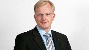 Carsten Wolrath ist Vetriebsleiter bei Pflitsch. Er gilt als der Experte, wenn es um die Themen Kabelverschraubung oder Kabelkanäle geht.