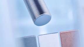 Baumer bietet mit der Faktor-1-Technologie Induktive Näherungsschalter und Abstandssensoren ohne Reduktionsfaktor auf verschiedene Metalle.