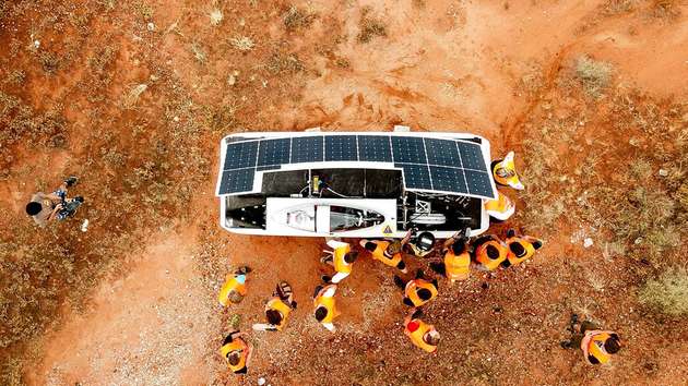 Das Solarauto soll nach Fertigstellung am härtesten Solarautorennen der Welt teilnehmen.