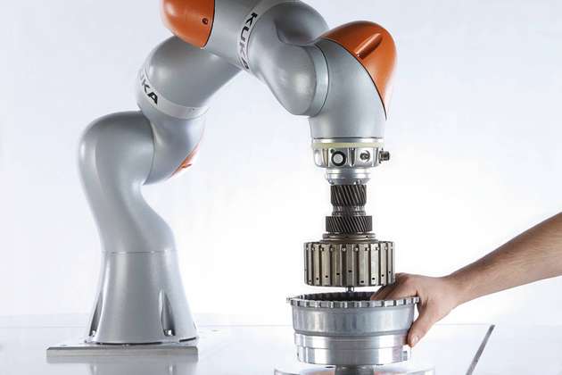 In MRK-Anwendungen muss der Roboter in seiner Kraft und Schnelligkeit gedrosselt werden können.