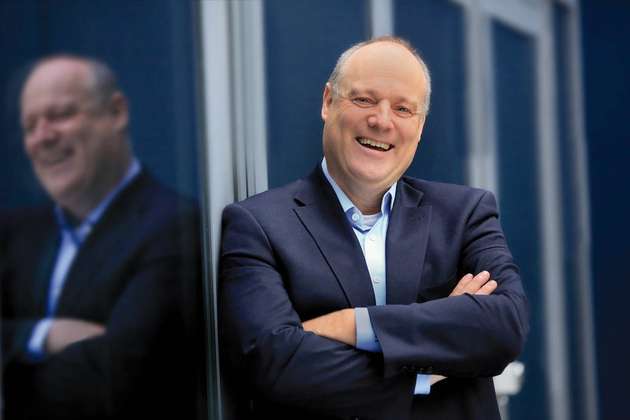 „Auch wenn im Bereich der KI und deren Einsatz noch viel ‚Luft nach oben‘ ist, sind wir bereits in der Lage, in ganz konkreten Anwendungsfällen sehr zufriedenstellende Ergebnisse zu erzielen.“
– Eckard Eberle, CEO Unit Process Automation, Siemens