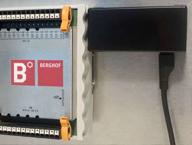 Mit einem neuen Connectivity Gateway auf Raspberry-Basis – hier ein Bild des Prototyps – bietet Berghof zukünftig eine sichere Alternative zu USB WLAN-Sticks.